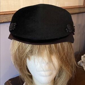 Black color Saratoga brand vintage church style hat pre-owned, for collection